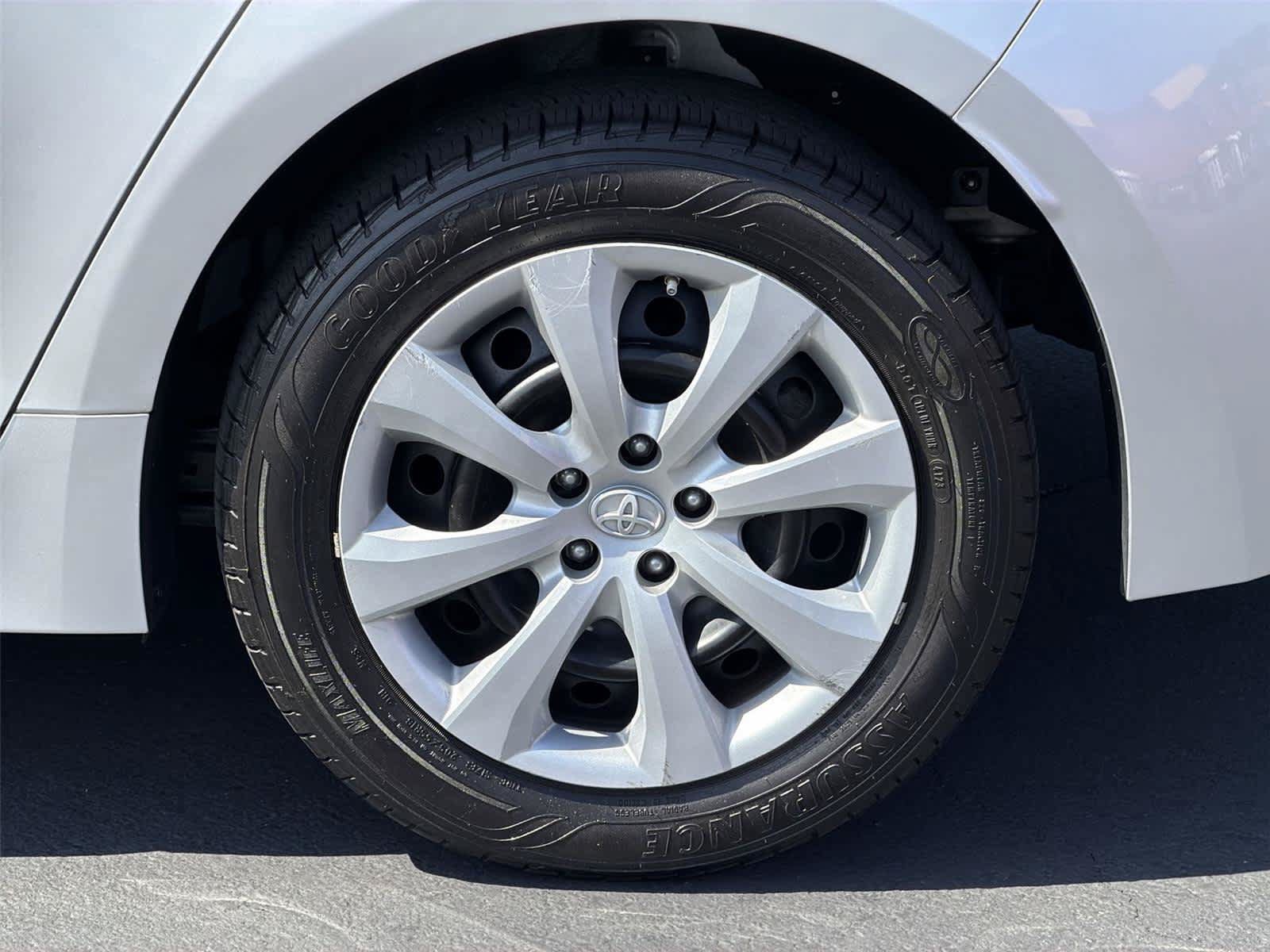 Used 2022 Toyota Corolla LE FWD image 9