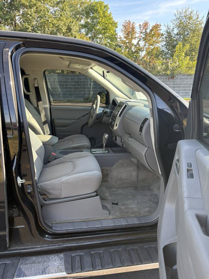 Used 2018 Nissan Frontier SV AWD/4WD image 10