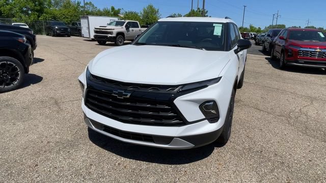 New 2026 Chevrolet Blazer LT w/ Convenience Package AWD/4WD image 5
