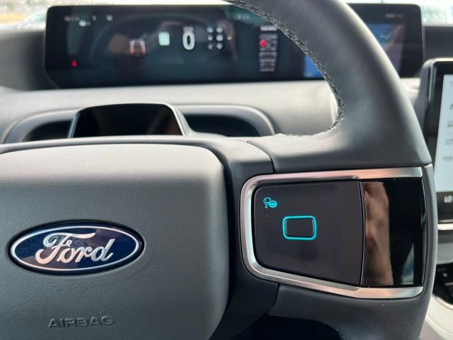 Used 2025 Ford Expedition Active image 27