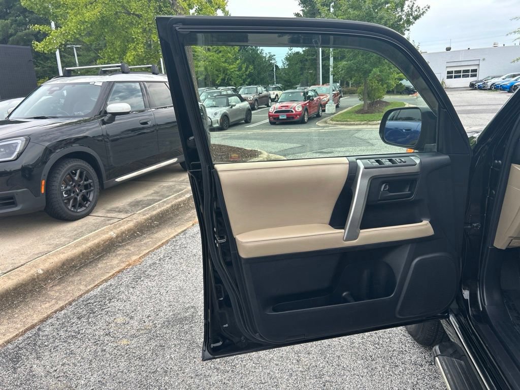 Used 2011 Toyota 4Runner SR5 AWD/4WD image 24