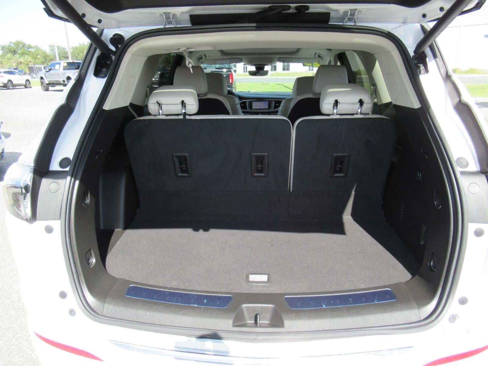Used 2023 Buick Enclave Avenir w/ Avenir Technology Package FWD image 38