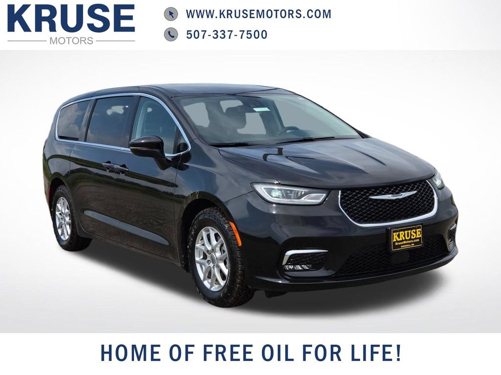 Used 2023 Chrysler Pacifica Touring-L