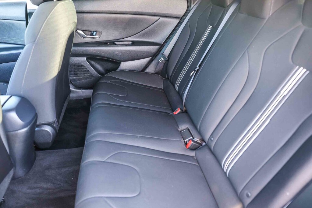 Used 2021 Hyundai Elantra SEL image 8