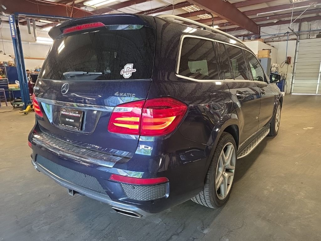 Used 2016 Mercedes-Benz GL 550 4MATIC image 3