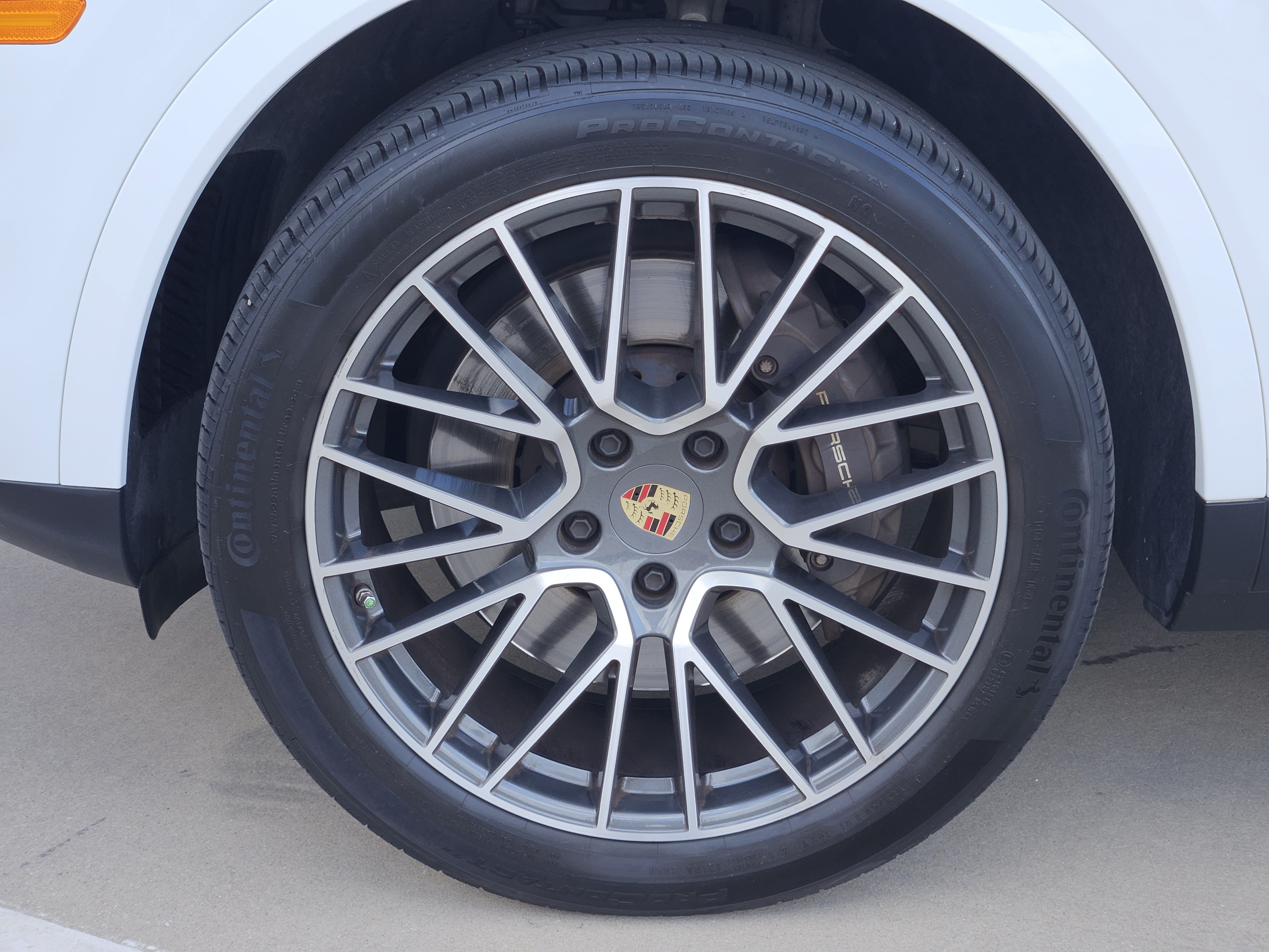 Certified 2023 Porsche Cayenne AWD/4WD image 14