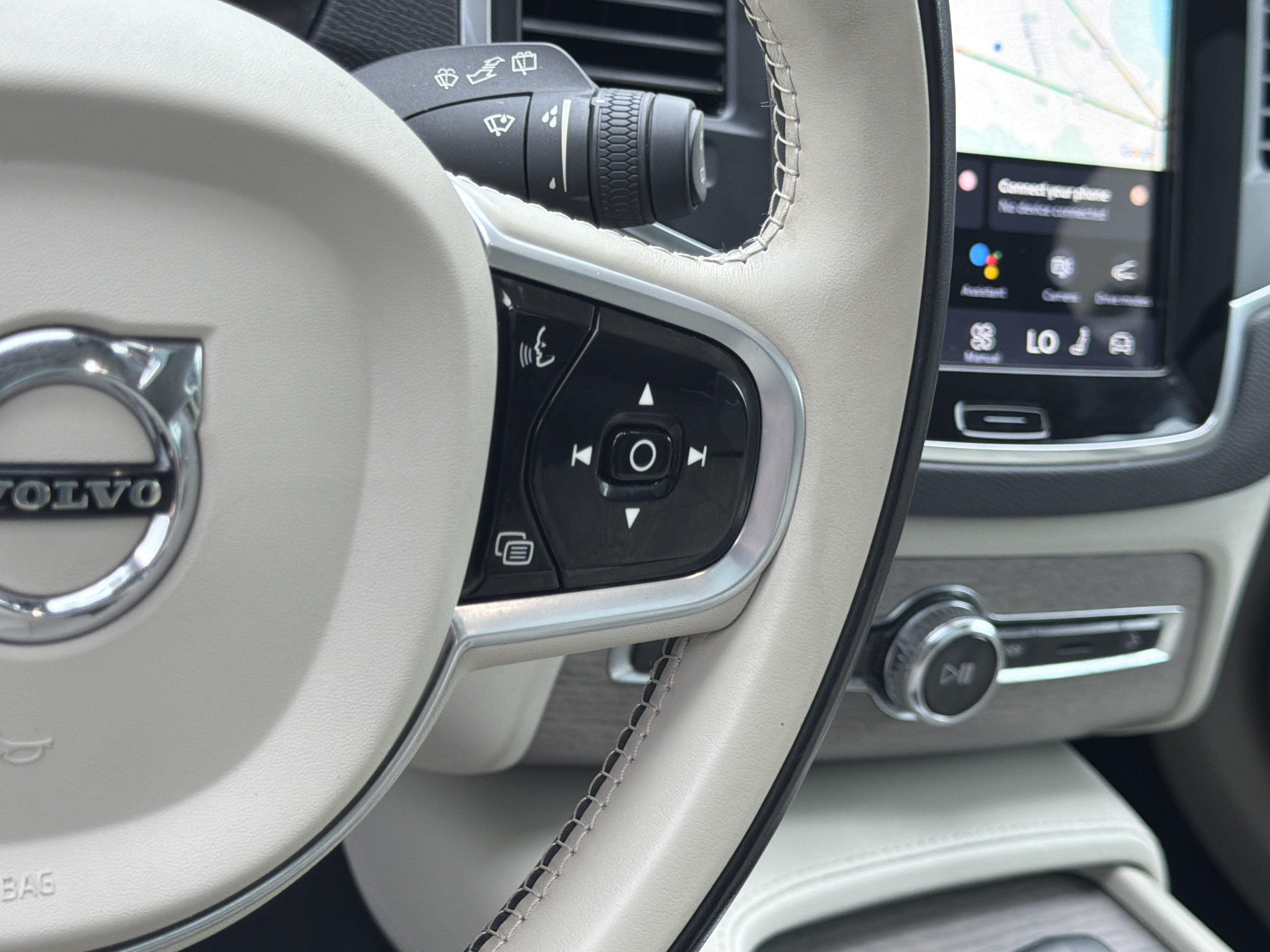 Certified 2023 Volvo XC90 B6 Core AWD/4WD image 20
