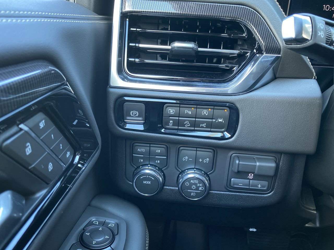 New 2026 GMC Yukon Elevation w/ Elevation Premium Package AWD/4WD image 42