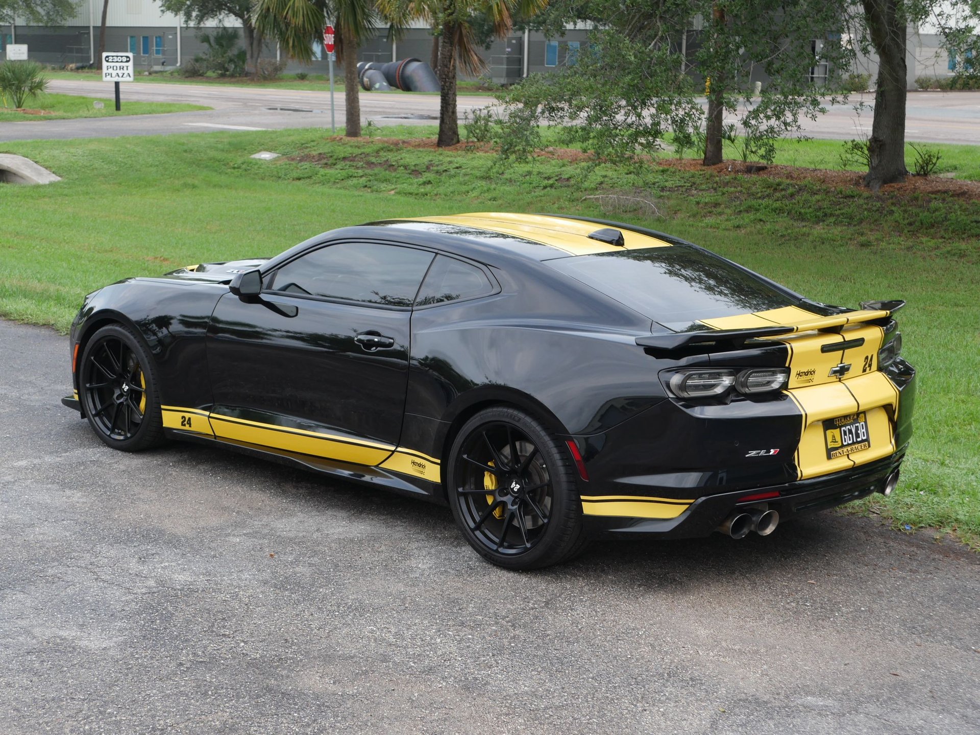 Used 2020 Chevrolet Camaro ZL1 RWD image 17