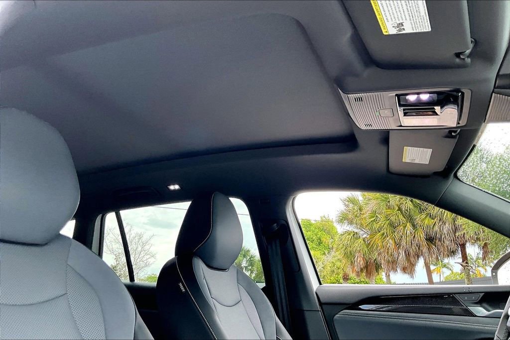New 2026 Volkswagen Tiguan SE R-Line FWD image 22