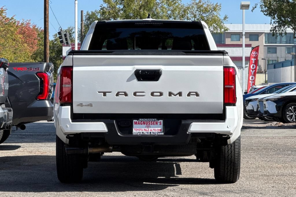 Certified 2026 Toyota Tacoma SR5 AWD/4WD image 4