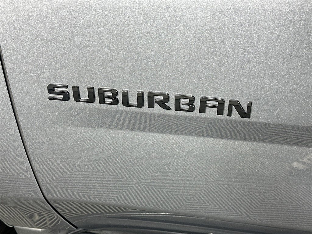 Used 2018 Chevrolet Suburban LT image 28