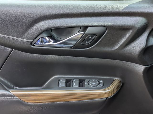 Used 2023 GMC Acadia SLE w/ Driver Convenience Package image 12