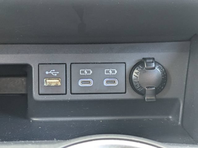 Used 2023 Toyota Highlander XLE AWD/4WD image 25