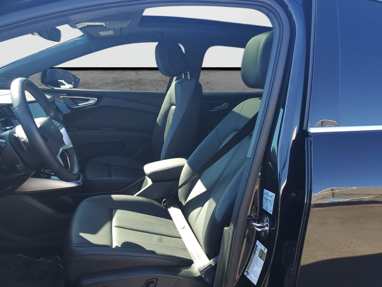 Used 2023 Audi Q4 e-tron Premium Plus w/ Premium Plus RWD image 18