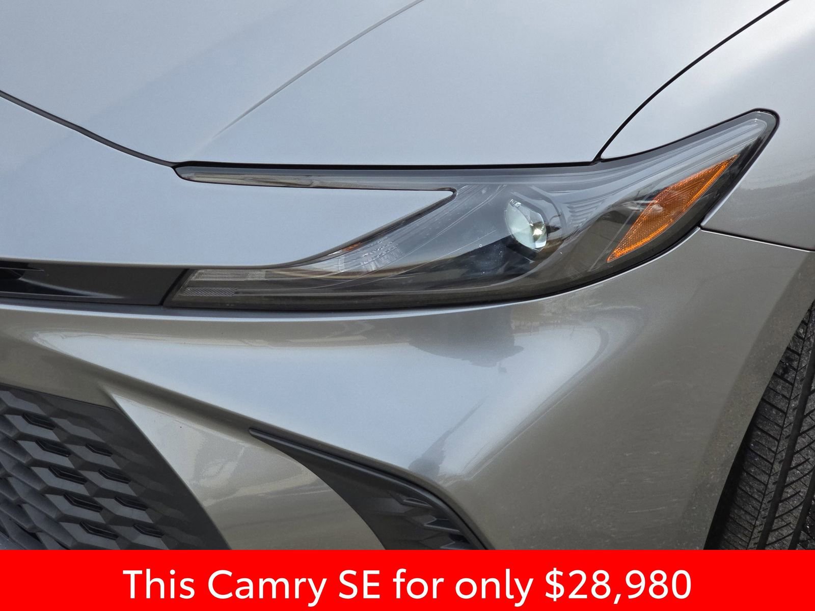 Used 2025 Toyota Camry SE image 36