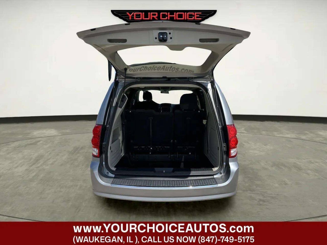 Used 2015 Dodge Grand Caravan SXT FWD image 14