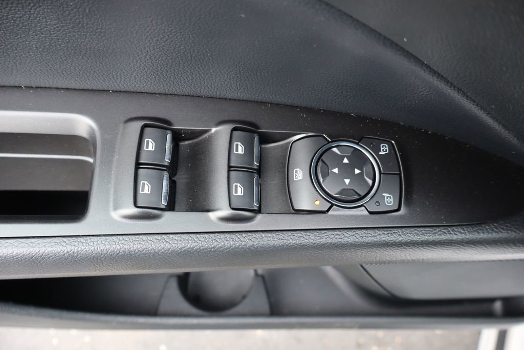 Used 2017 Ford Fusion SE w/ Fusion SE Technology Package image 23