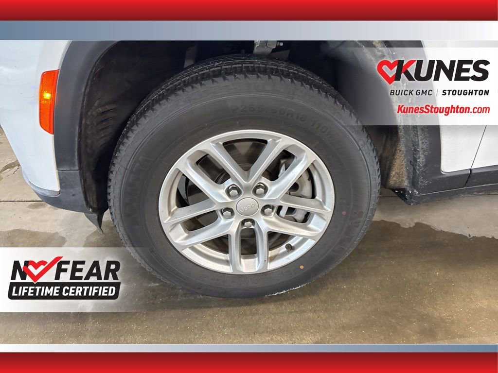 Used 2023 Jeep Grand Cherokee L Laredo image 14