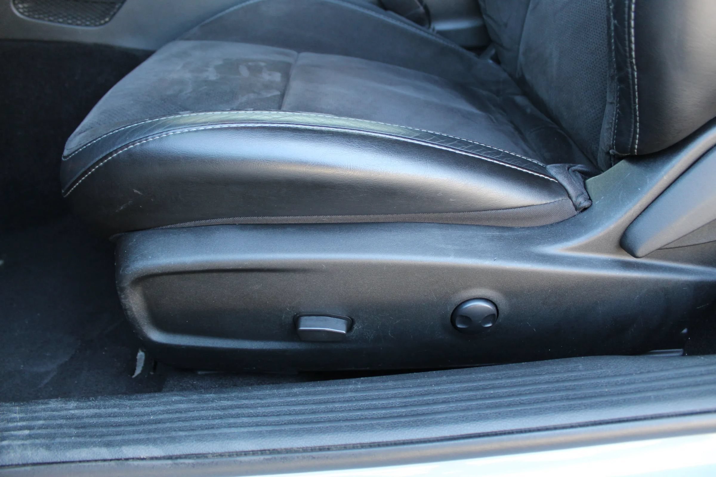 Used 2022 Dodge Challenger R/T w/ Plus Package RWD image 12