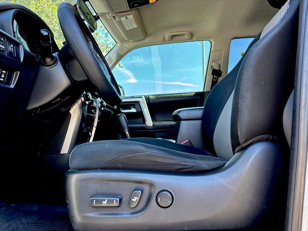 Used 2016 Toyota 4Runner SR5 image 17