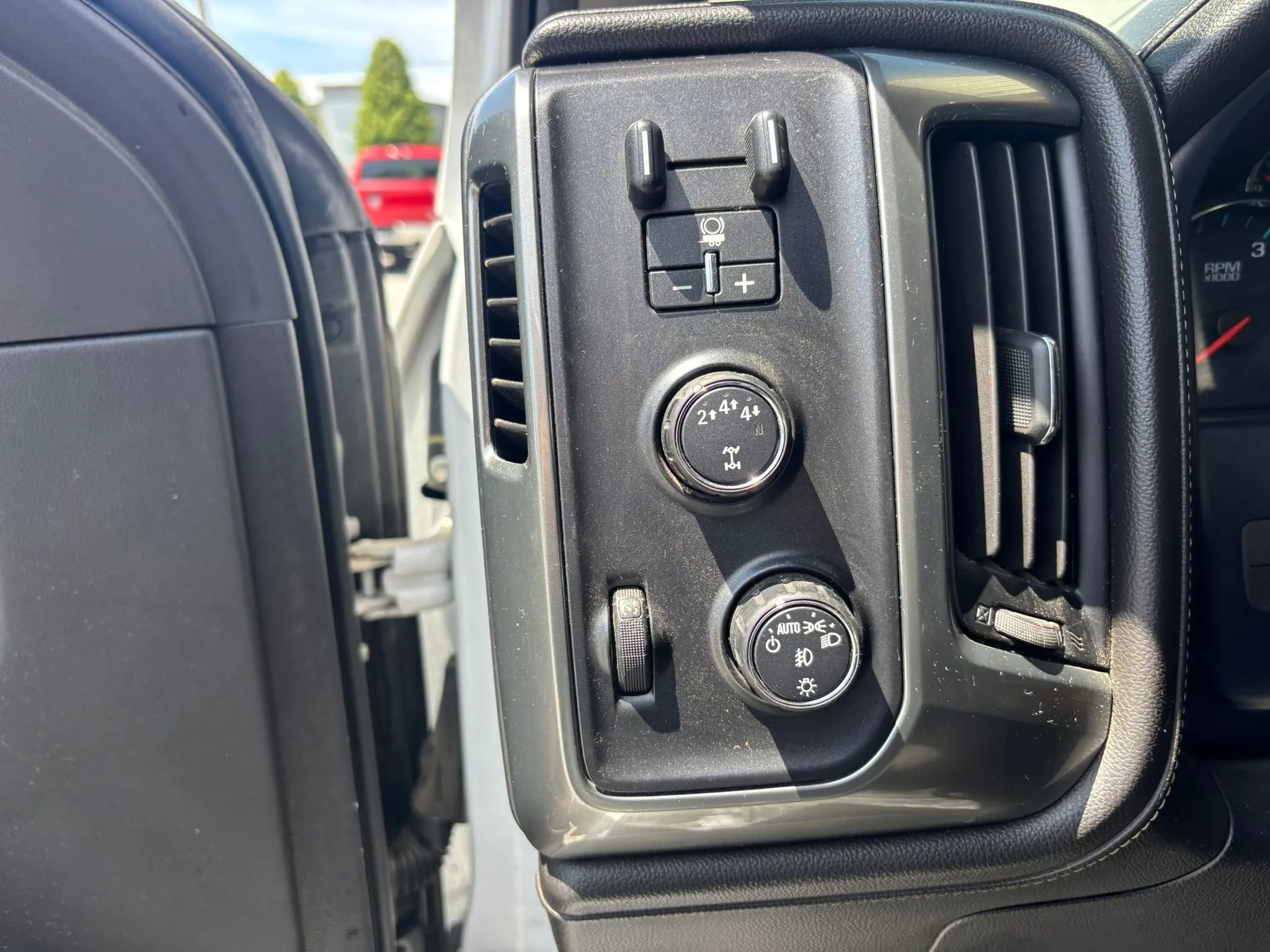 Used 2019 Chevrolet Silverado 2500 LTZ w/ Duramax Plus Package AWD/4WD image 23