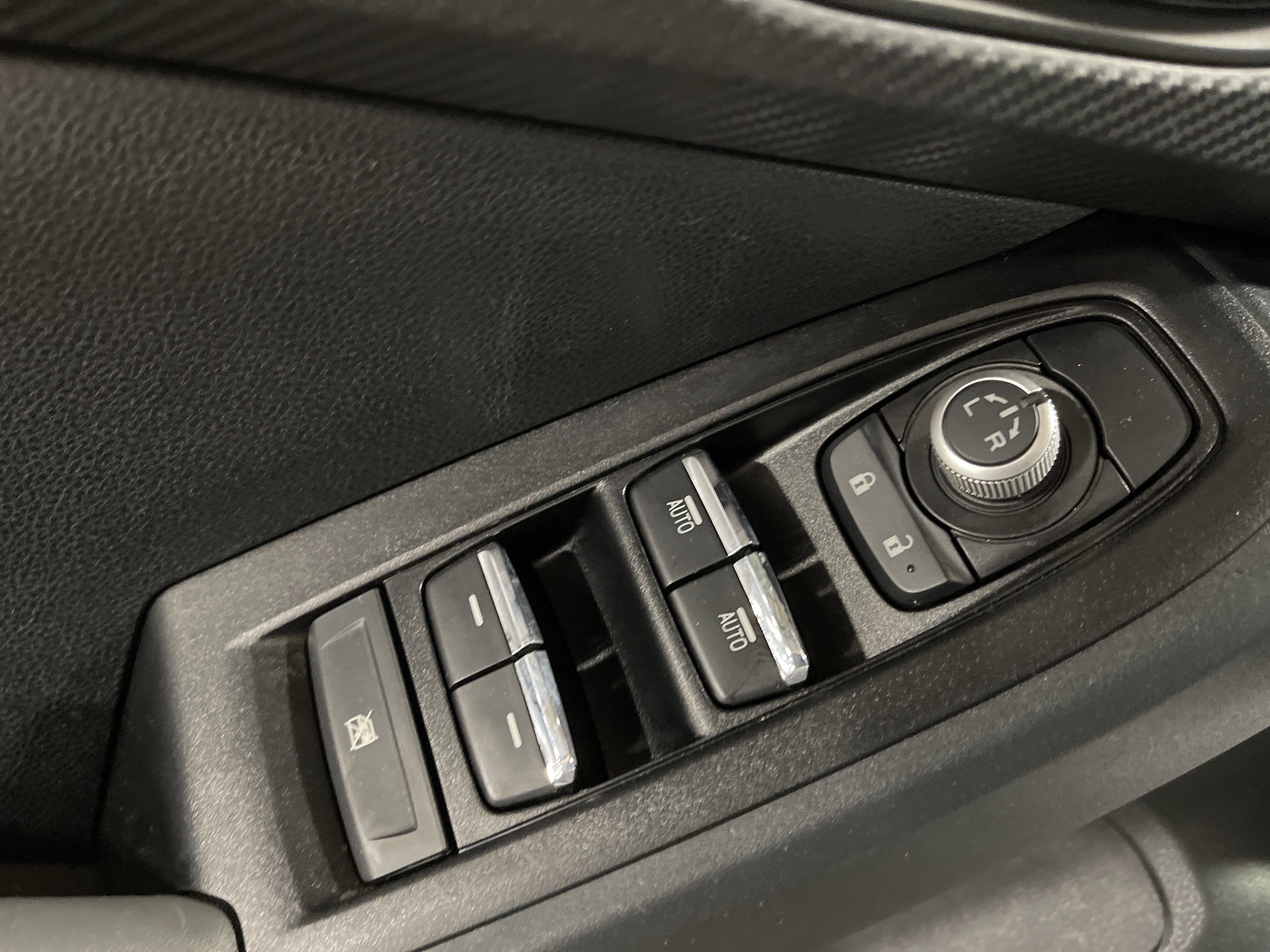 Used 2024 Subaru Crosstrek 2.5i Limited w/ Crosstrek Mirror Package image 8