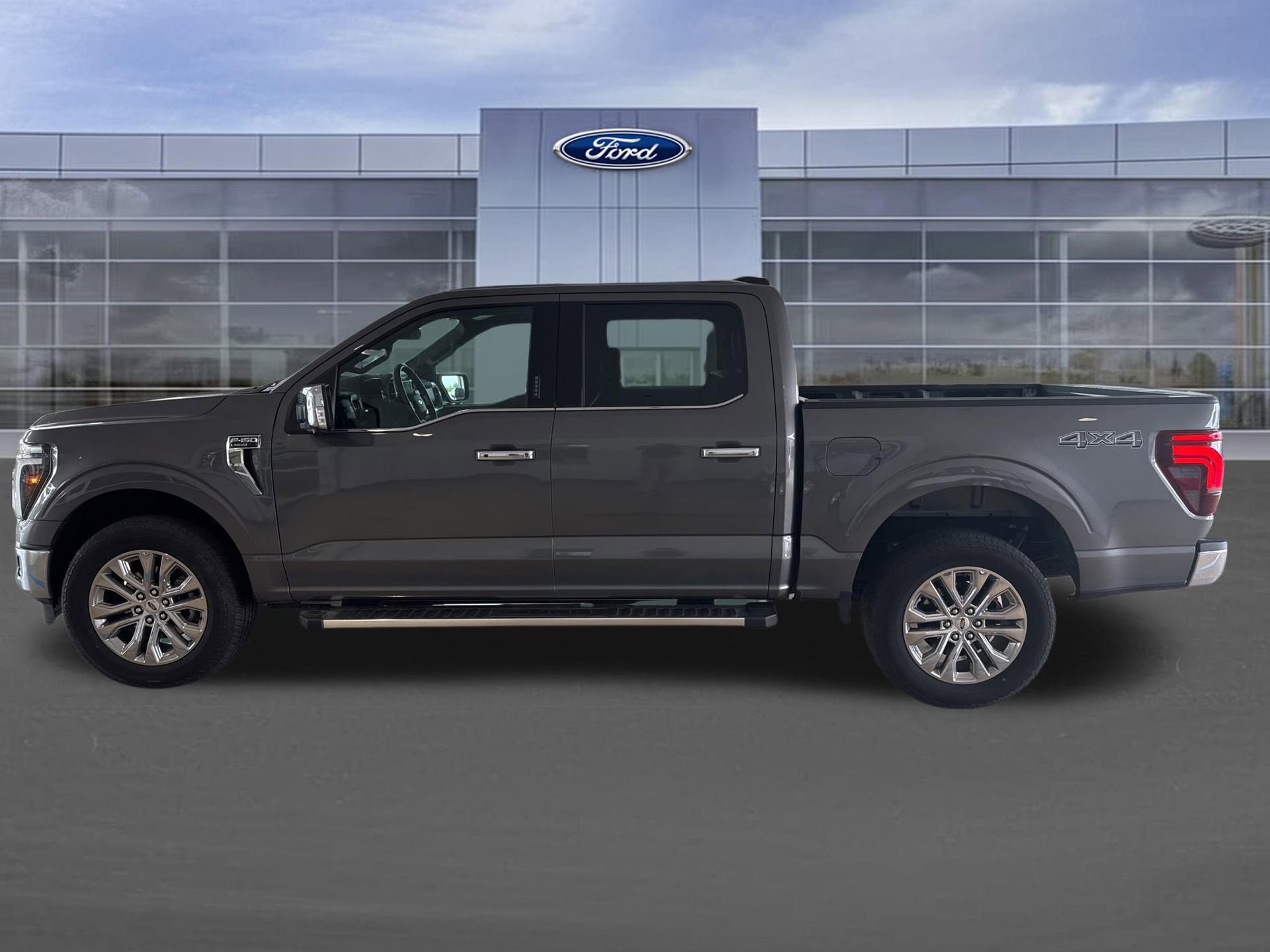 Used 2024 Ford F150 Lariat w/ Tow/Haul Package AWD/4WD image 8