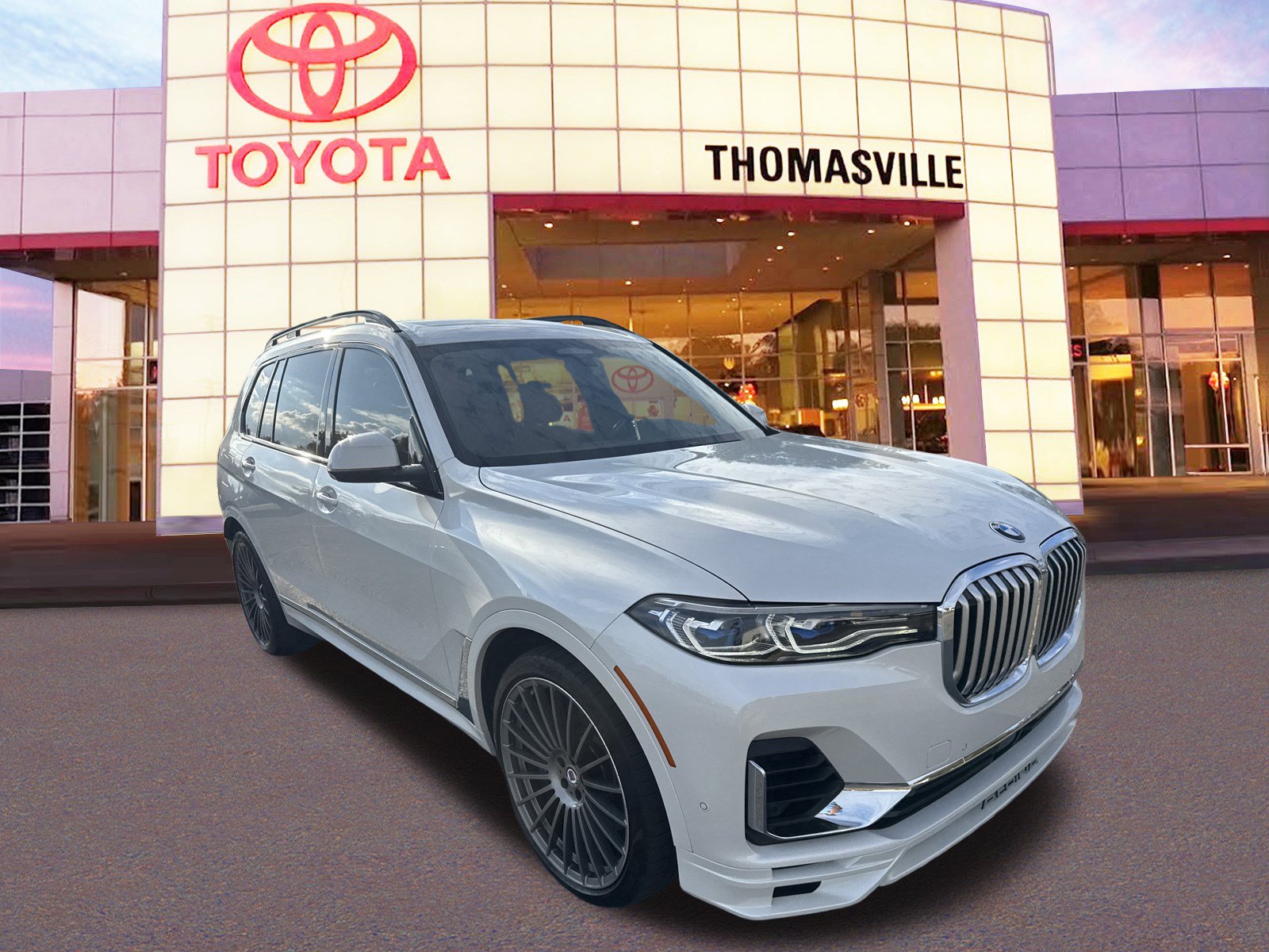 Used 2022 BMW ALPINA XB7 AWD/4WD image 3
