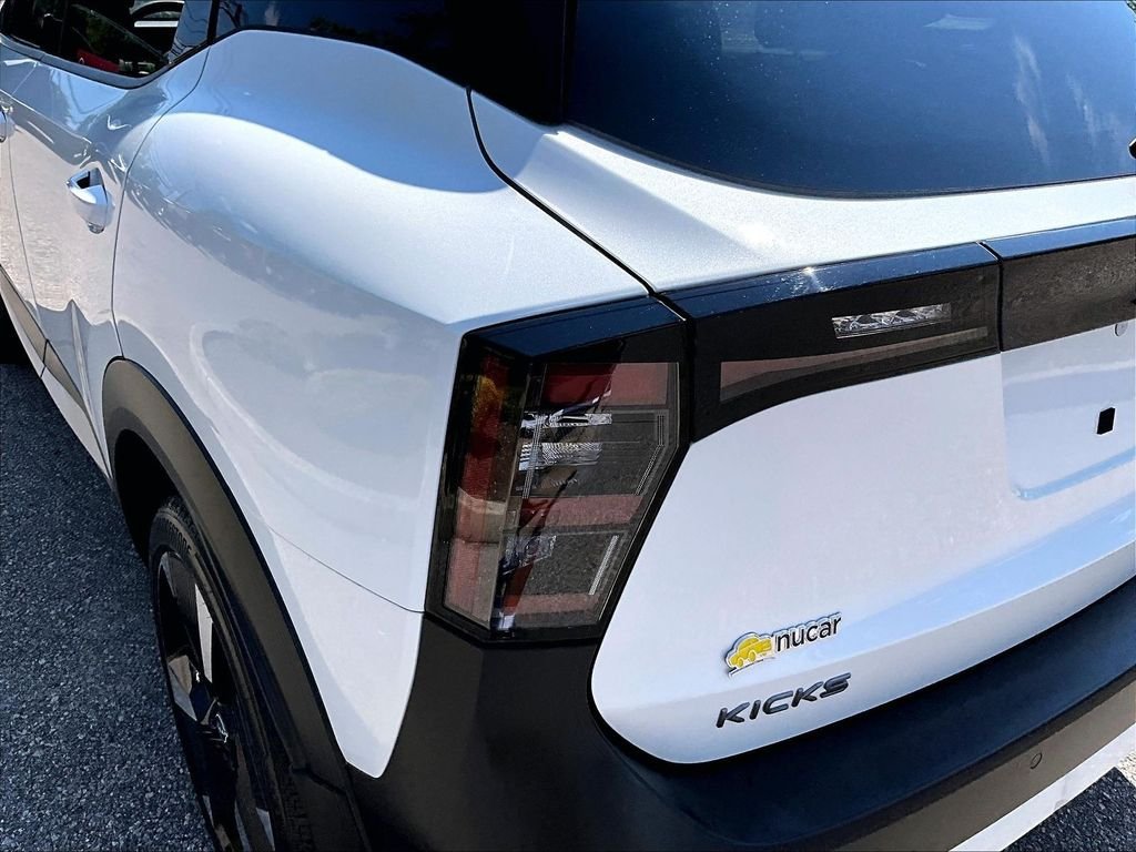 Certified 2025 Nissan Kicks SR AWD/4WD image 32