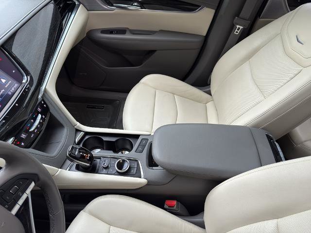 Used 2020 Cadillac XT6 Premium Luxury image 23