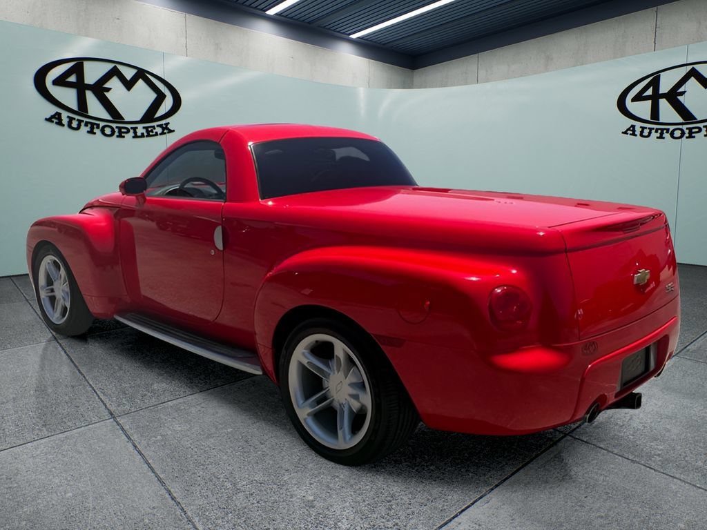 Used 2004 Chevrolet SSR w/ Preferred Equipment Group RWD image 7