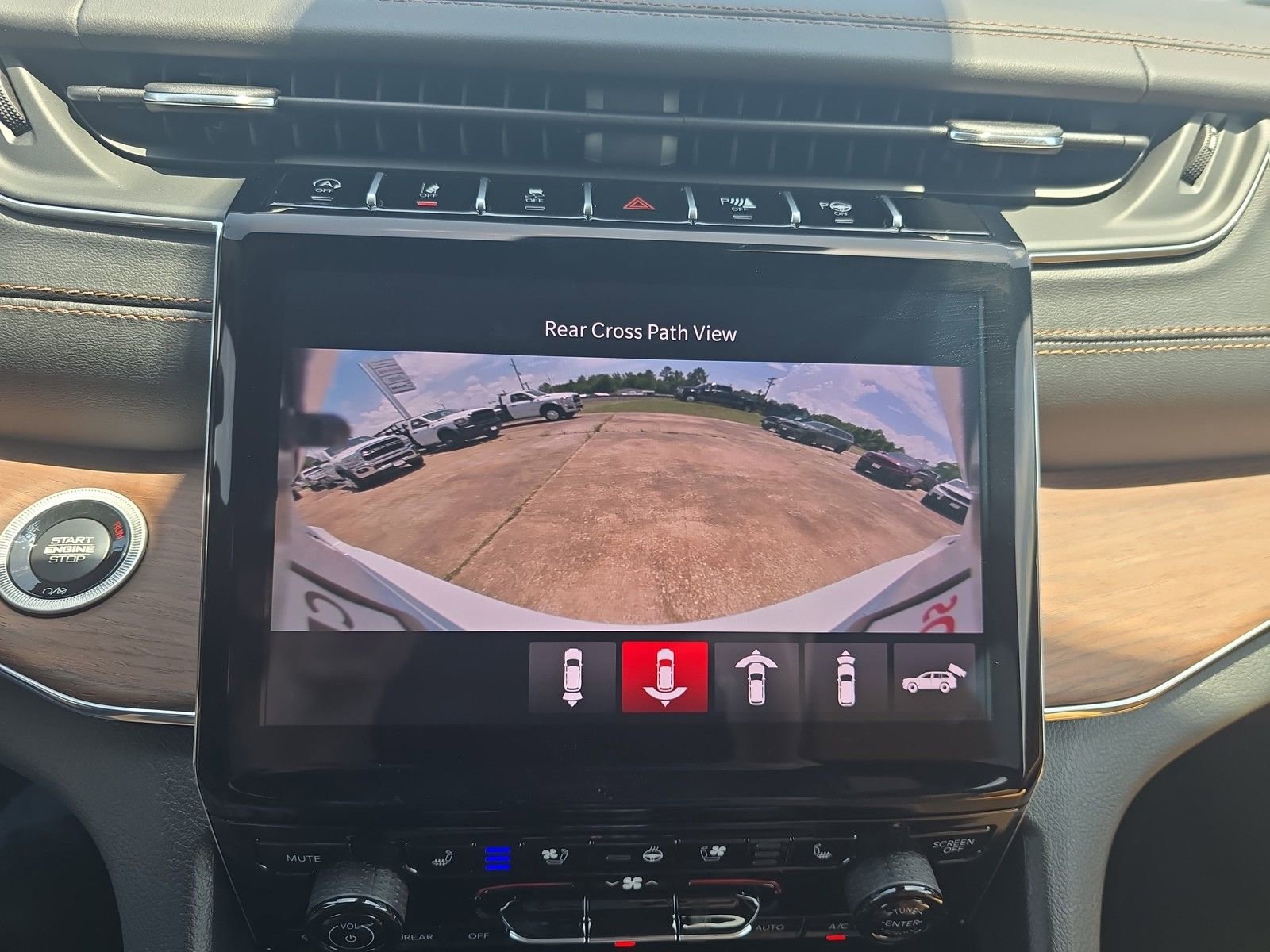 New 2025 Jeep Grand Cherokee L Summit w/ Obsidian Package image 28