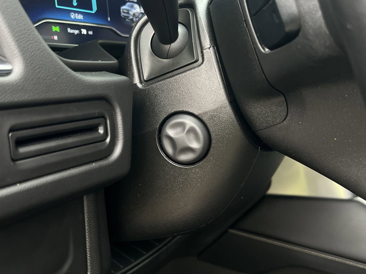 Used 2023 Chevrolet Suburban Premier image 14