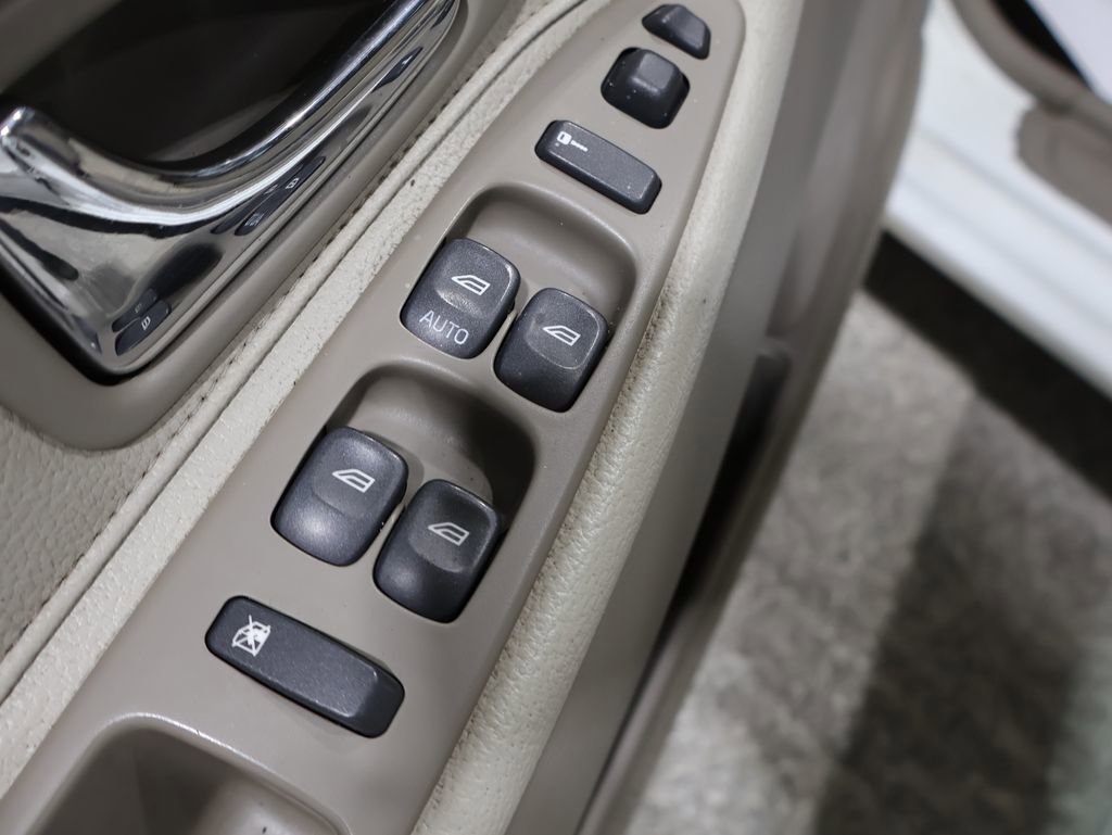 Used 2004 Volvo S40 image 17