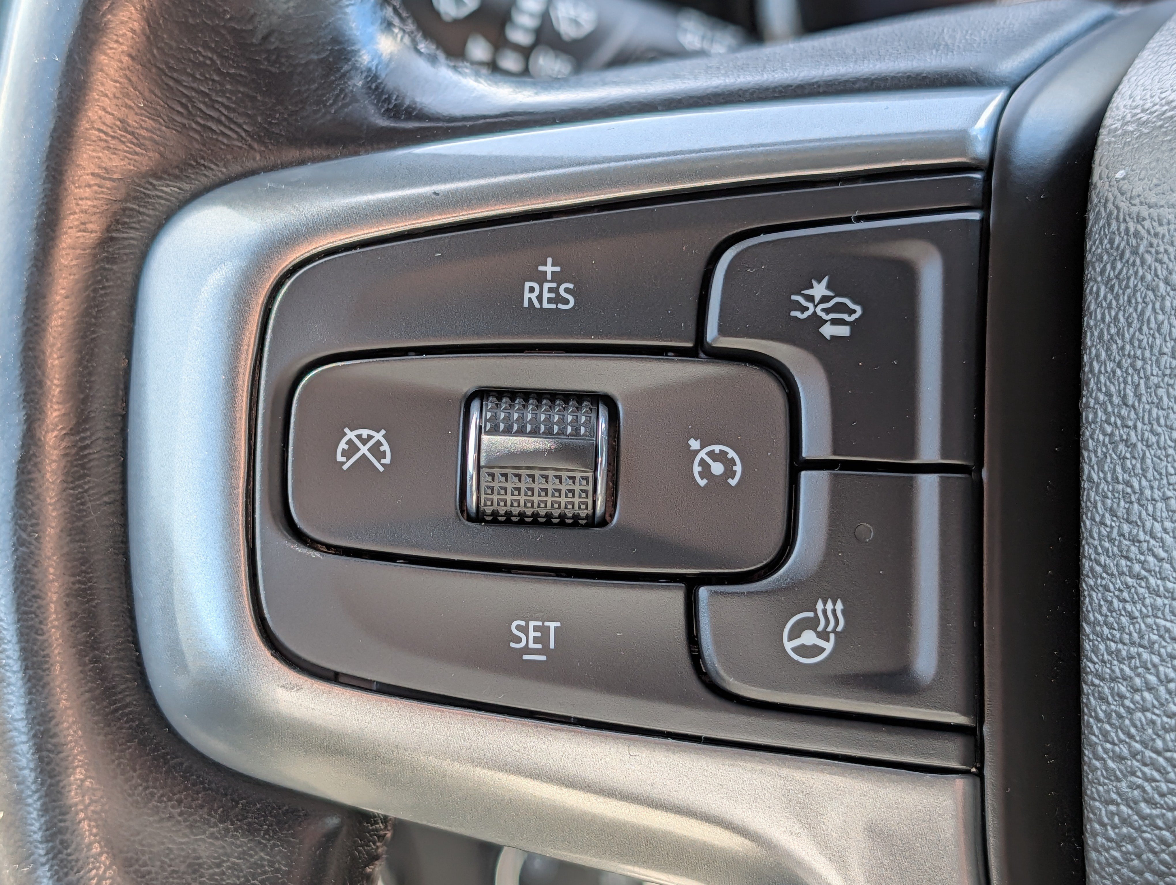 Used 2022 Chevrolet Silverado 1500 LT AWD/4WD image 24