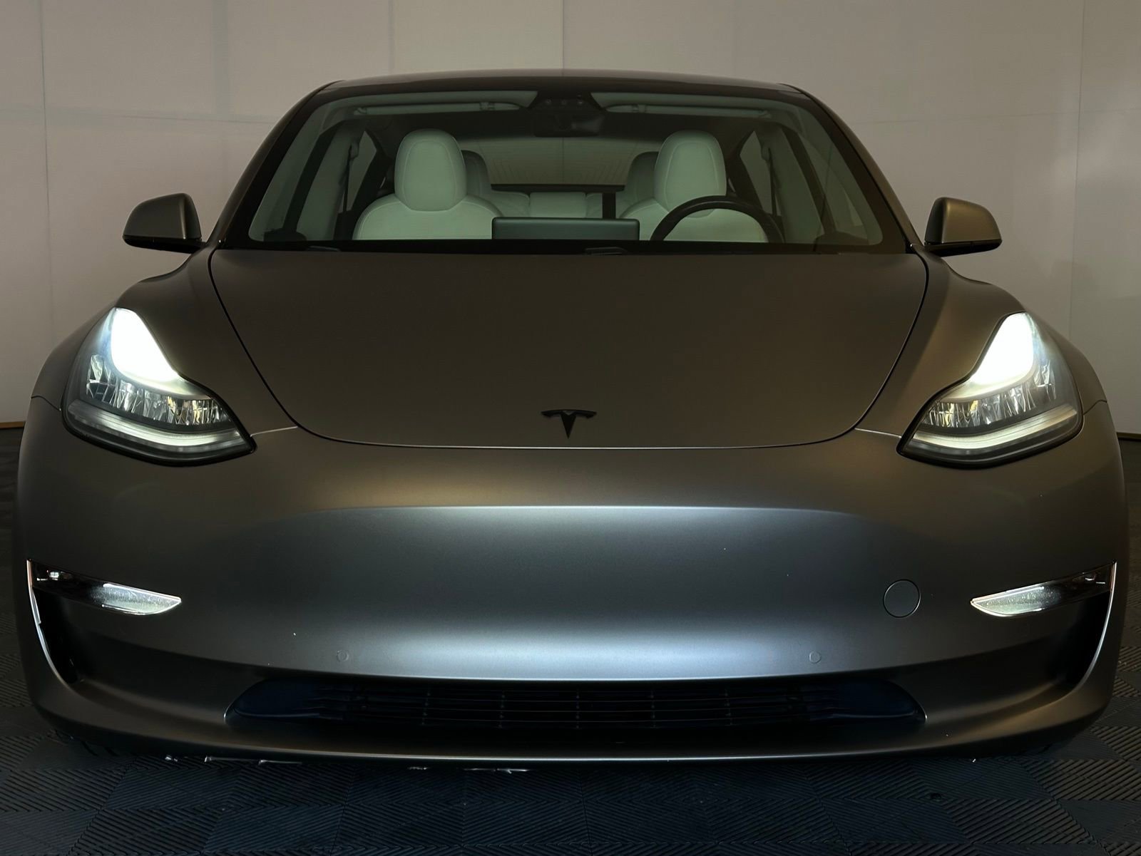 Used 2018 Tesla Model 3 Long Range AWD/4WD image 23