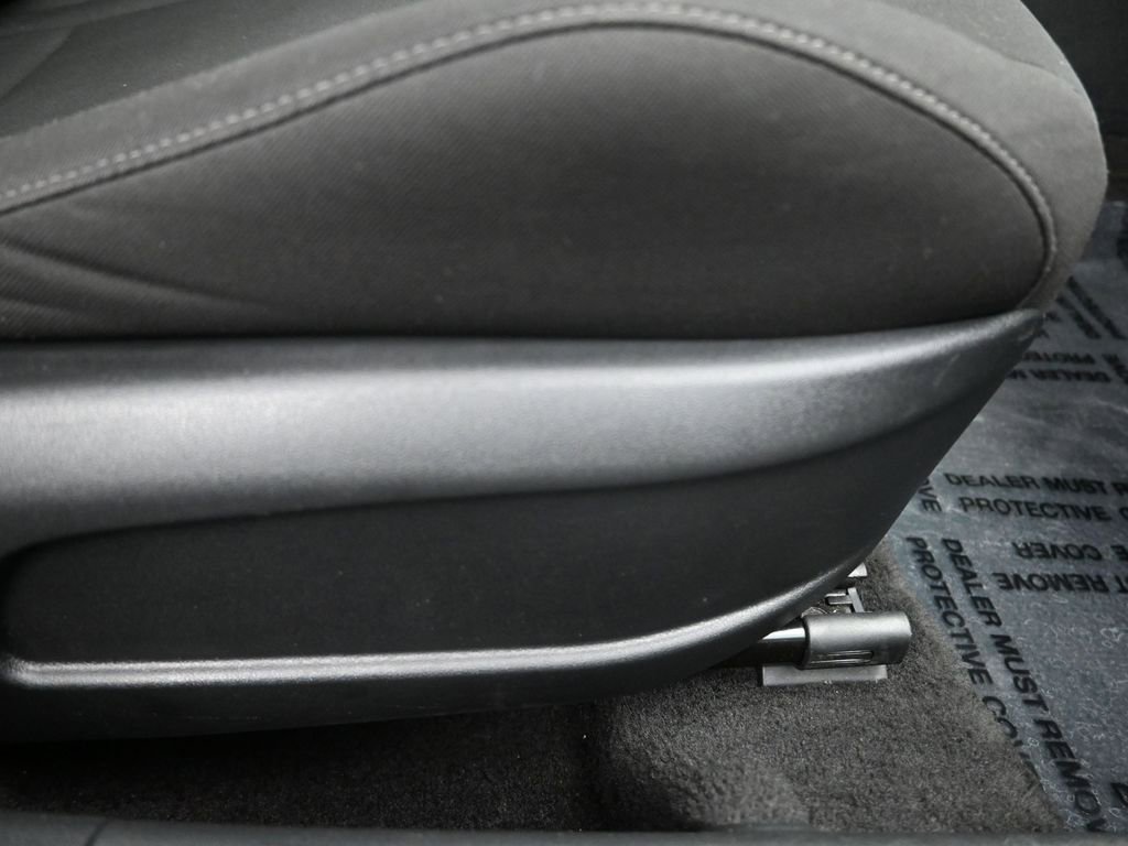 Used 2024 Hyundai Elantra SEL image 12