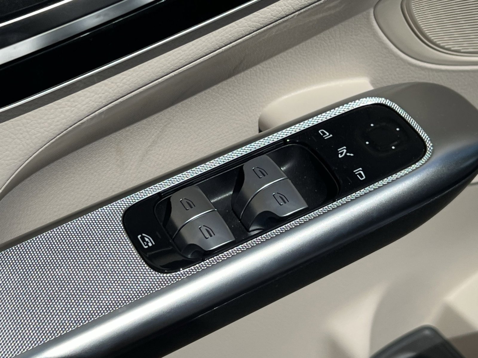 New 2026 Mercedes-Benz GLC 300 4MATIC image 13