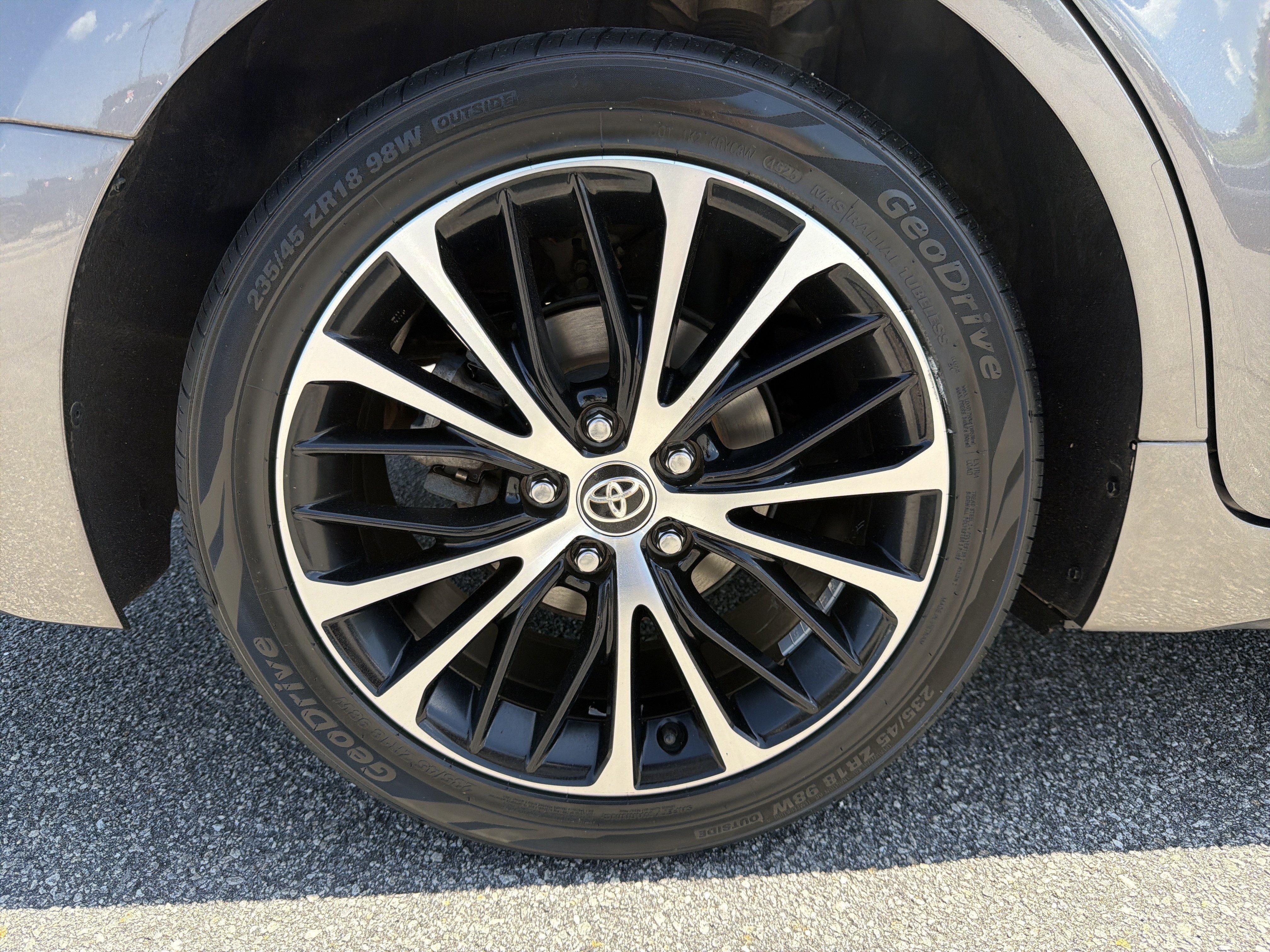 Certified 2020 Toyota Camry SE w/ Convenience Package FWD image 28