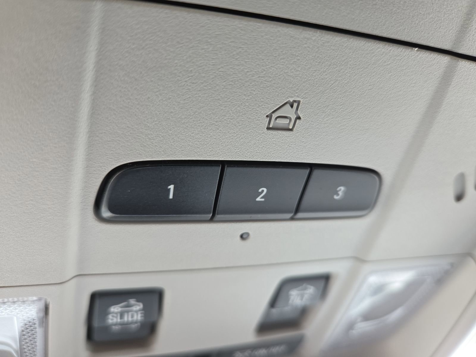 Used 2019 Buick Enclave Avenir w/ Avenir Technology Package image 22