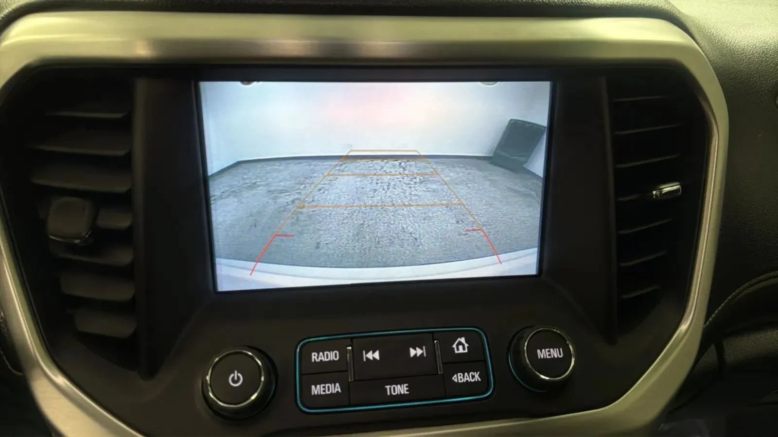 Used 2018 GMC Acadia SLE w/ LPO, Cargo Package FWD image 16