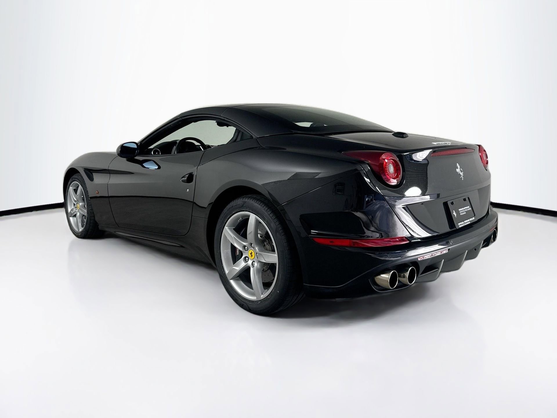 Certified 2018 Ferrari California T image 5
