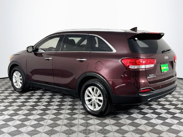 Used 2017 Kia Sorento FWD w/ LX Convenience Package image 6