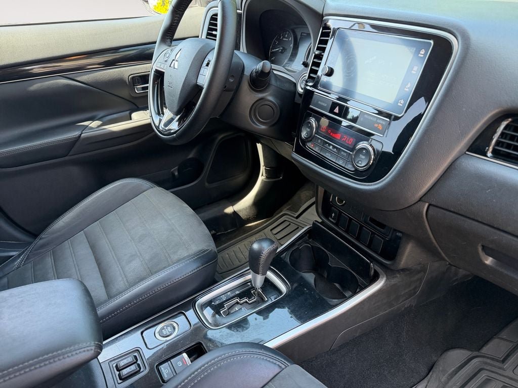 Used 2019 Mitsubishi Outlander SE AWD/4WD image 26