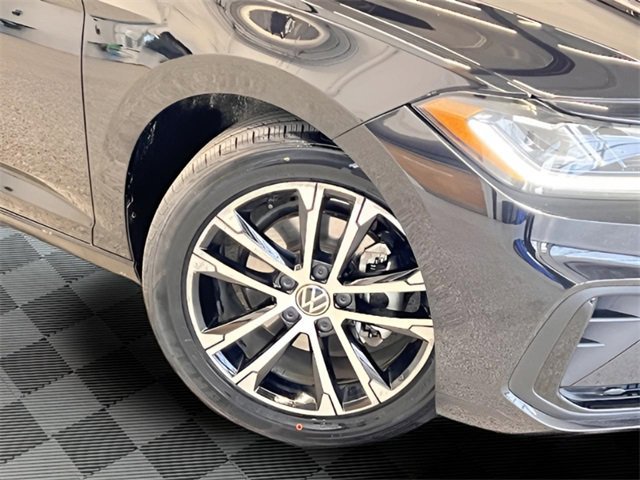 Used 2025 Volkswagen Jetta Sport image 29