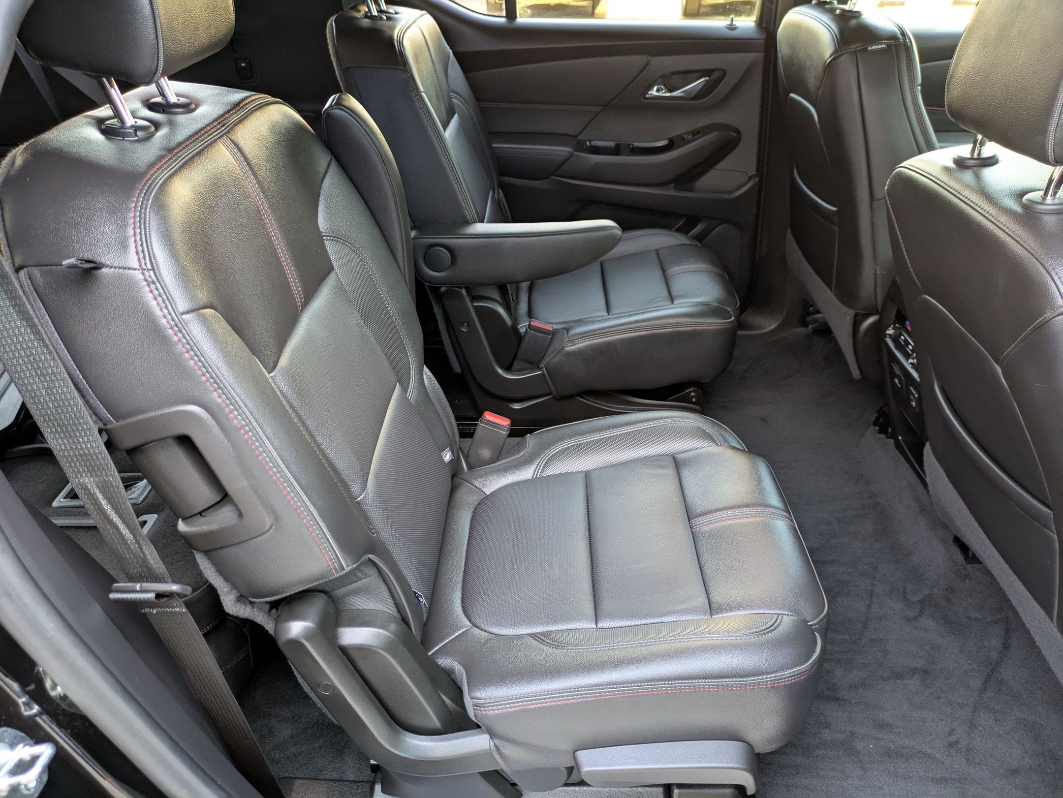 Used 2023 Chevrolet Traverse RS image 26