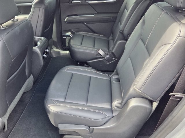 Certified 2026 GMC Acadia Elevation w/ Elevation Premium Package FWD image 12
