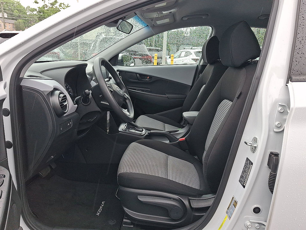 Certified 2021 Hyundai Kona SE w/ Cargo Package AWD/4WD image 11