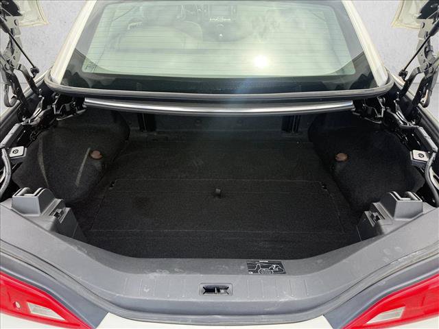 Used 2014 INFINITI Q60 Convertible w/ Premium Package RWD image 7